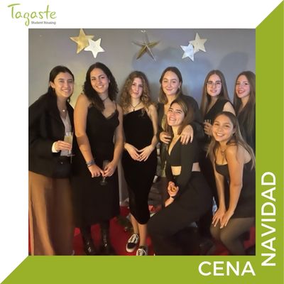 residentes de tagaste posando en el photocall de navidad