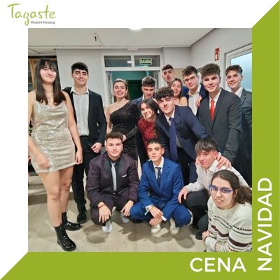 chicos y chicas posando en navidad tagaste